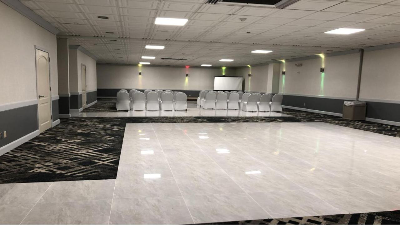 Holiday Inn Hazlet By Ihg Bagian luar foto