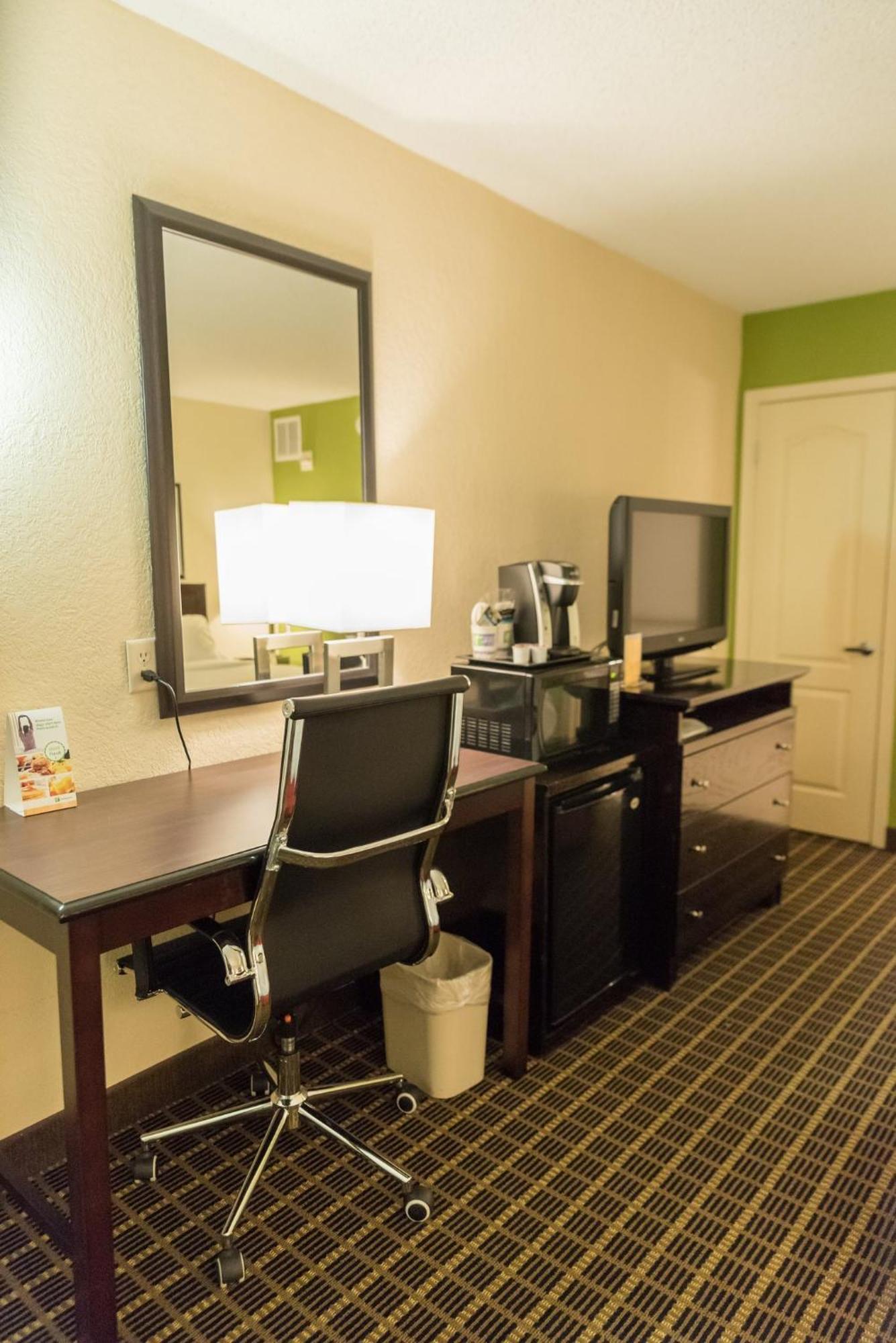 Holiday Inn Hazlet By Ihg Bagian luar foto